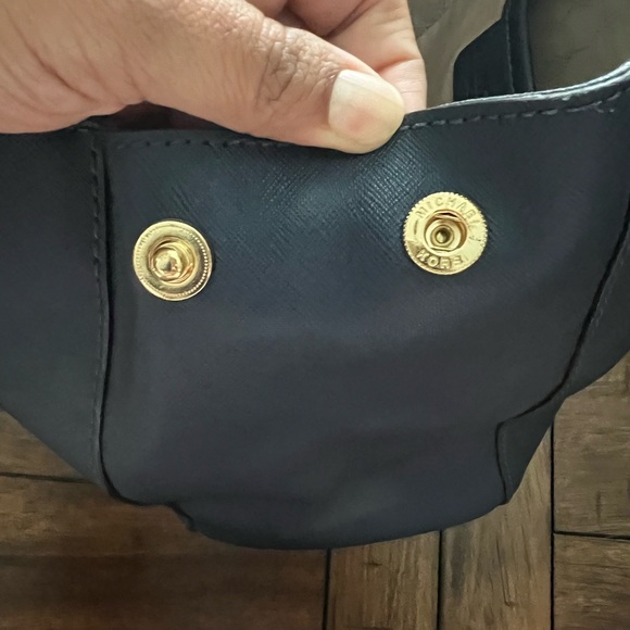 Michael Kors Medium Sutton Saffiano Leather Satchel Bag! - Picture 10 of 13